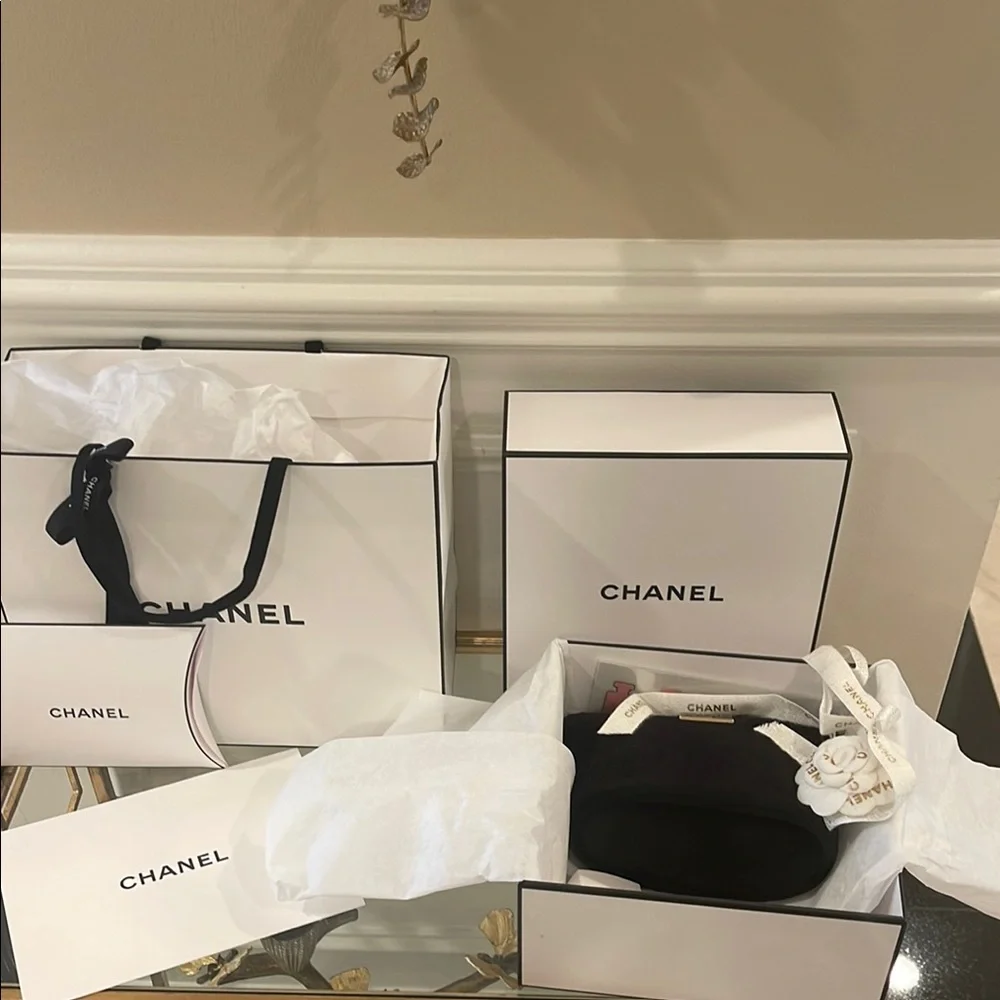 CHANEL new never